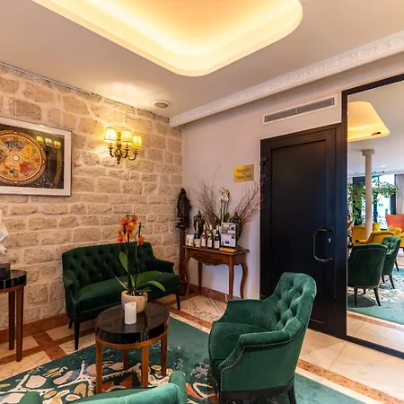 Minerve Hotel Parijs