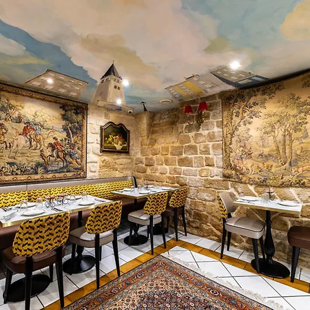 Minerve Hotel Parijs