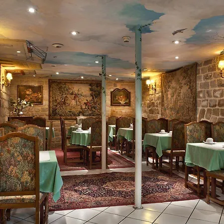 Minerve 3* Parijs