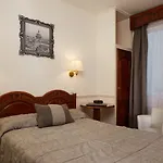 Minerve Hotel París