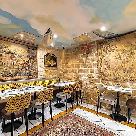 Minerve Hotel París