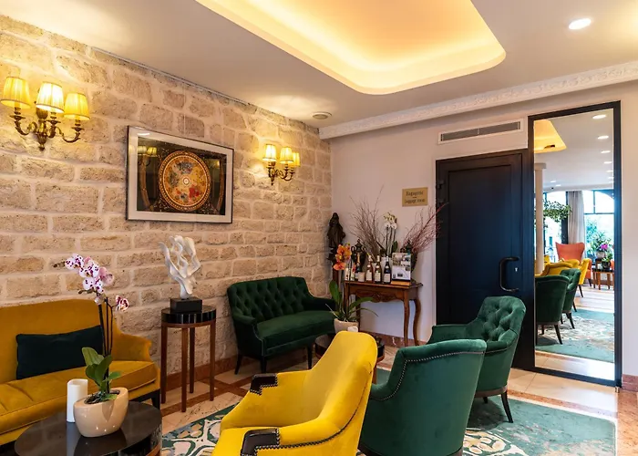 Отель Minerve 3*