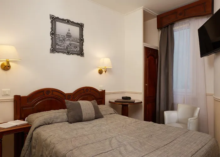 Minerve Отель Париж